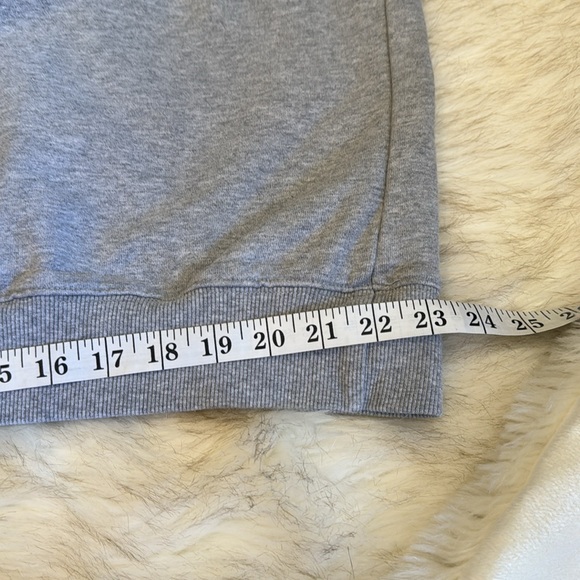 Good American Zodiac Taurus Boyfriend Sweatshirt Size XL - Picture 8 of 8